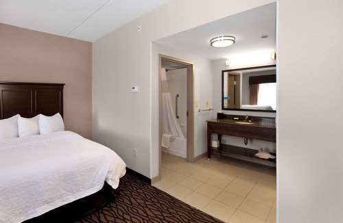 Homeacre-Lyndora Hotel | Hampton Inn Butler