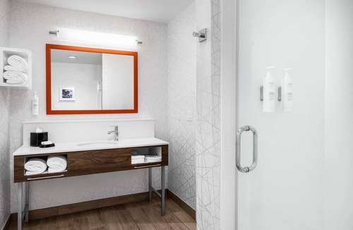 West Palm Beach Hotel | Hampton Inn by Hilton West Palm Beach Central Airport
