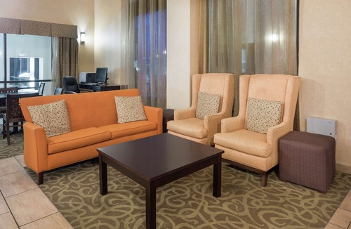 Branson Theater District Hotel | Hampton Inn by Hilton Branson on the Strip