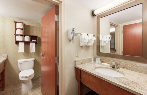 Branson Theater District Hotel | Hampton Inn by Hilton Branson on the Strip