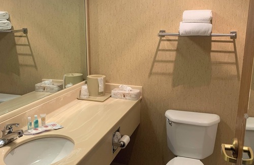 Chelsea Hotel | Hampton Inn by Hilton Chelsea