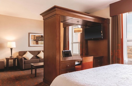 Southeast Edmonton Hotel | Hampton Inn by Hilton Edmonton/South, Alberta, Canada