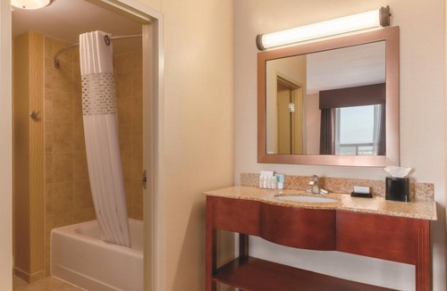 Southeast Edmonton Hotel | Hampton Inn by Hilton Edmonton/South, Alberta, Canada