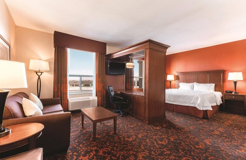 Southeast Edmonton Hotel | Hampton Inn by Hilton Edmonton/South, Alberta, Canada
