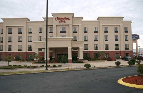 Canton Hotel | Hampton Inn Canton