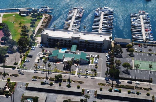 Hollywood Hotel | Hampton Inn Channel Islands Harbor