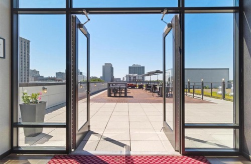 Rogers Park Hotel | Hampton Inn Chicago North-Loyola Station, Il