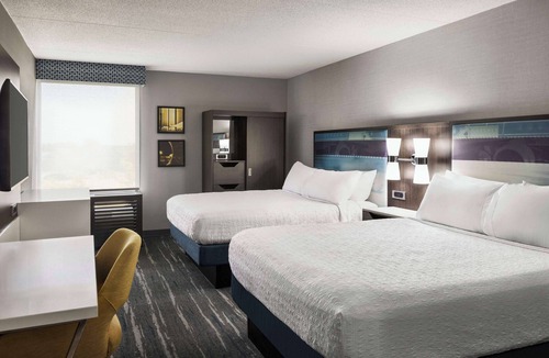 Schiller Park Hotel | Hampton Inn Chicago-O'Hare International Airport