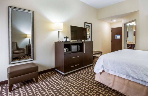 Columbus Hotel | Hampton Inn Columbus-West