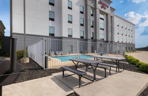 Cotulla Hotel | Hampton Inn Cotulla