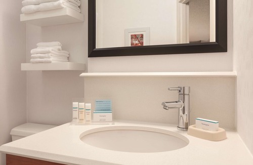 Greater South Side Hotel | Hampton Inn Des Moines-Airport