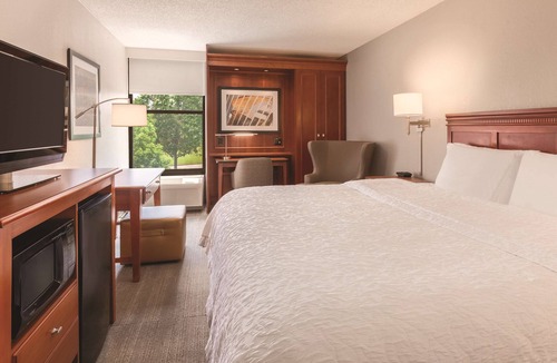 Greater South Side Hotel | Hampton Inn Des Moines-Airport