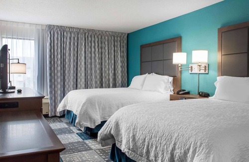 Douglas Hotel | Hampton Inn Douglas