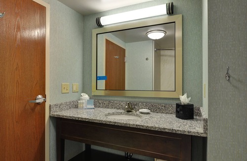 Franklin Hotel | Hampton Inn Franklin/Milford