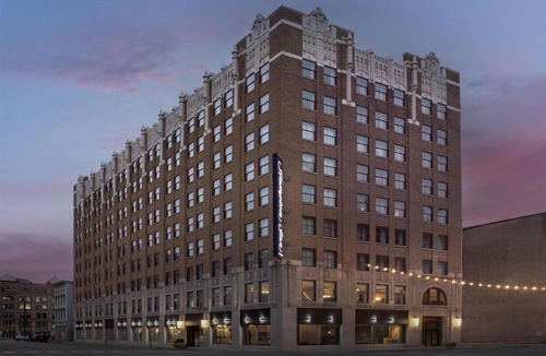 Wholesale District Hotel | Hampton Inn Indianapolis Downtown Across from Circle Centre