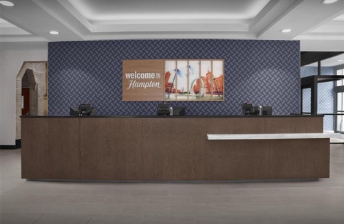 Wholesale District Hotel | Hampton Inn Indianapolis Downtown Across from Circle Centre