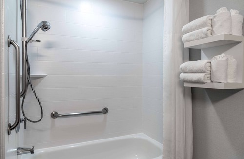 Lee's Summit Hotel | Hampton Inn Kansas City-Lee's Summit