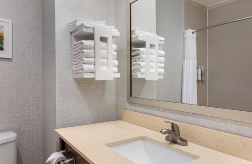 Lake Charles Hotel | Hampton Inn Lake Charles
