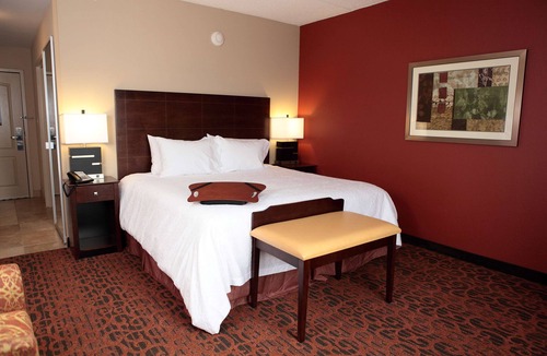 Milan Hotel | Hampton Inn Milan TN