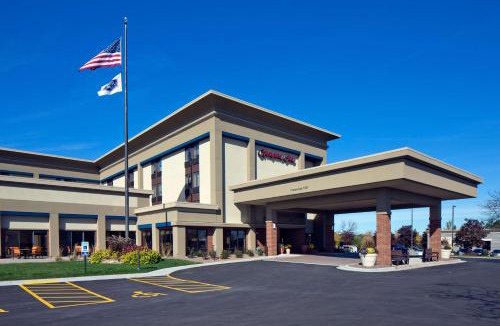 Brookfield Hotel | Hampton Inn Milwaukee Brookfield