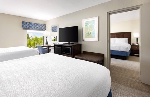 Naples Hotel | Hampton Inn Naples Central