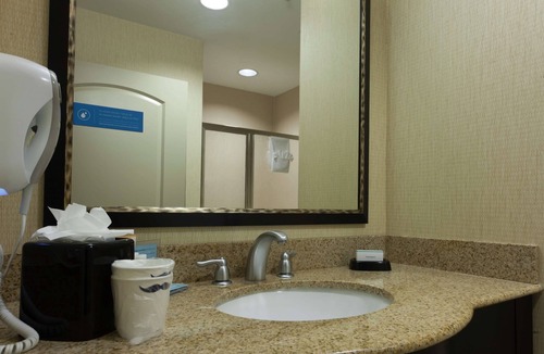 North Brunswick Hotel | Hampton Inn North Brunswick/New Brunswick