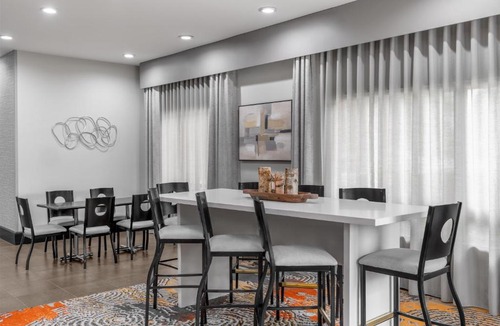 Olathe Hotel | Hampton Inn Olathe