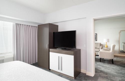 Chinatown Hotel | Hampton Inn Philadelphia Center City-Convention Center