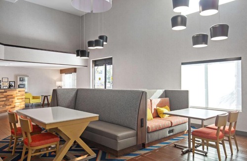 Phoenix Hotel | Hampton Inn Phoenix Airport North