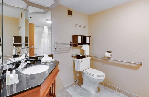 Moon Township Hotel | Hampton Inn Pittsburgh-Airport