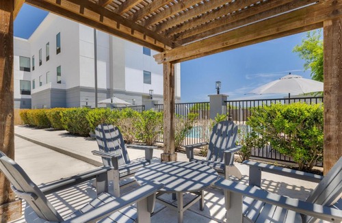 Pleasanton Hotel | Hampton Inn Pleasanton