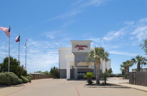 Pleasanton Hotel | Hampton Inn Pleasanton