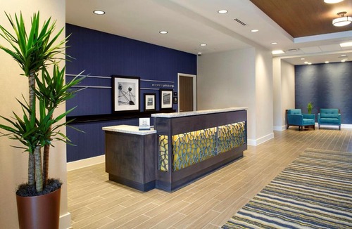 South Hills Hotel | Hampton Inn & Suites Pittsburgh Airport South/Settlers Ridge