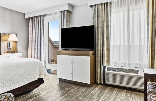Colorado Springs Hotel | Hampton Inn & Suites Colorado Springs/Air Force Academy