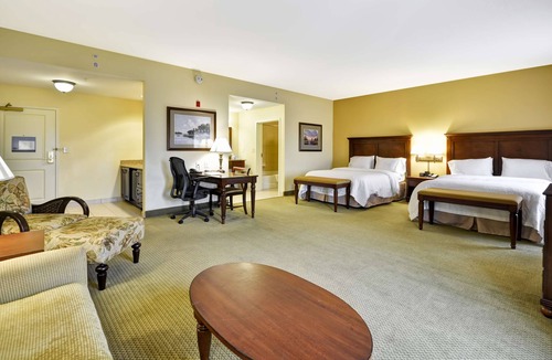 North Charleston Hotel | Hampton Inn & Suites North Charleston-University Blvd