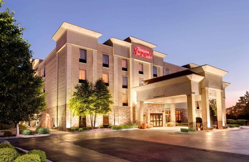Addison Hotel | Hampton Inn & Suites Addison