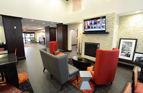 Albany Hotel | Hampton Inn & Suites Albany at Albany Mall