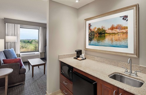 Jefferson Manor Hotel | Hampton Inn & Suites Alexandria Old Town Area South