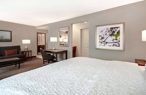 Jefferson Manor Hotel | Hampton Inn & Suites Alexandria Old Town Area South