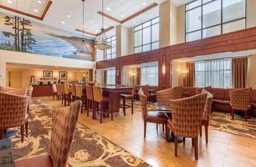 Pacific Hotel | Hampton Inn & Suites Arcata