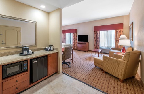 Pacific Hotel | Hampton Inn & Suites Arcata