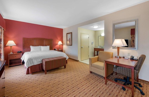 Pacific Hotel | Hampton Inn & Suites Arcata