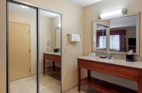 Pacific Hotel | Hampton Inn & Suites Arcata