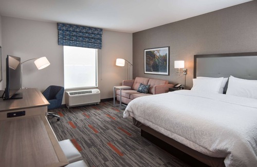 Lake Delton Hotel | Hampton Inn & Suites at Wisconsin Dells Lake Delton
