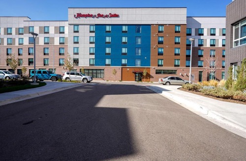 Heather Gardens Hotel | Hampton Inn & Suites Aurora South, Co