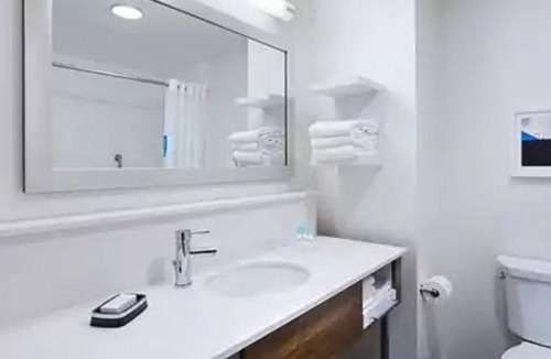 Heather Gardens Hotel | Hampton Inn & Suites Aurora South Denver