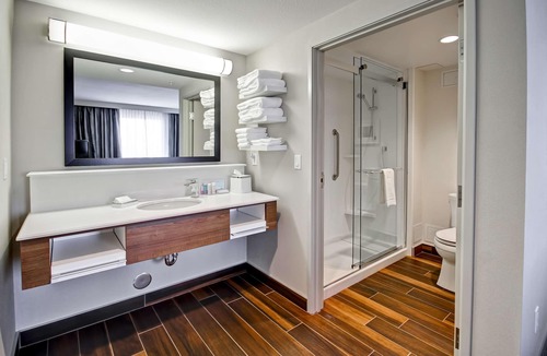 Medicine Hat Hotel | Hampton Inn & Suites by Hilton Medicine Hat