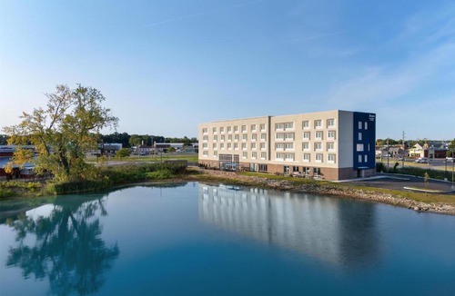 Gypsum Hotel | Hampton Inn & Suites By Hilton Port Clinton Catawba Island