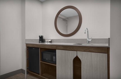 Golden Hotel | Hampton Inn & Suites by Hilton Wheat Ridge Denver West