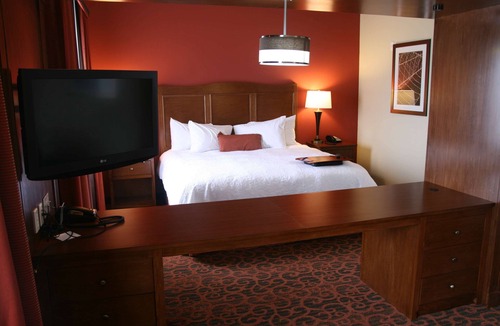 Bastrop Hotel | Hampton Inn & Suites Bastrop